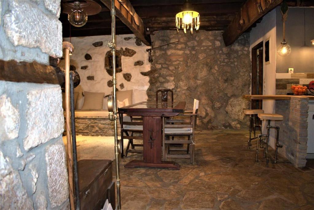 Μικρή Πέτρινη Μεζονέτα 2 Villa Lílaia Exterior foto