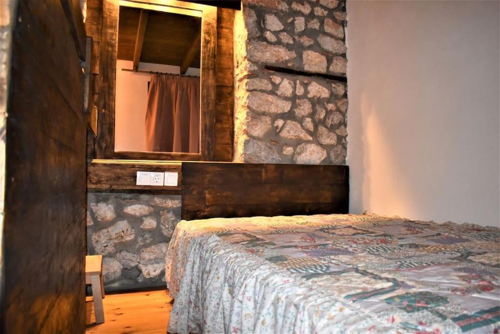 Μικρή Πέτρινη Μεζονέτα 2 Villa Lílaia Exterior foto