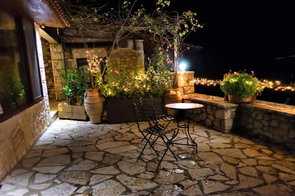 Μικρή Πέτρινη Μεζονέτα 2 Villa Lílaia Exterior foto