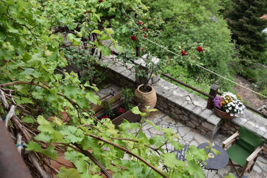 Μικρή Πέτρινη Μεζονέτα 2 Villa Lílaia Exterior foto