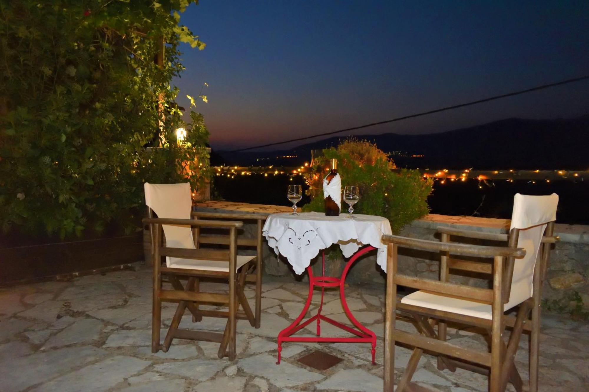 Μικρή Πέτρινη Μεζονέτα 2 Villa Lílaia Exterior foto